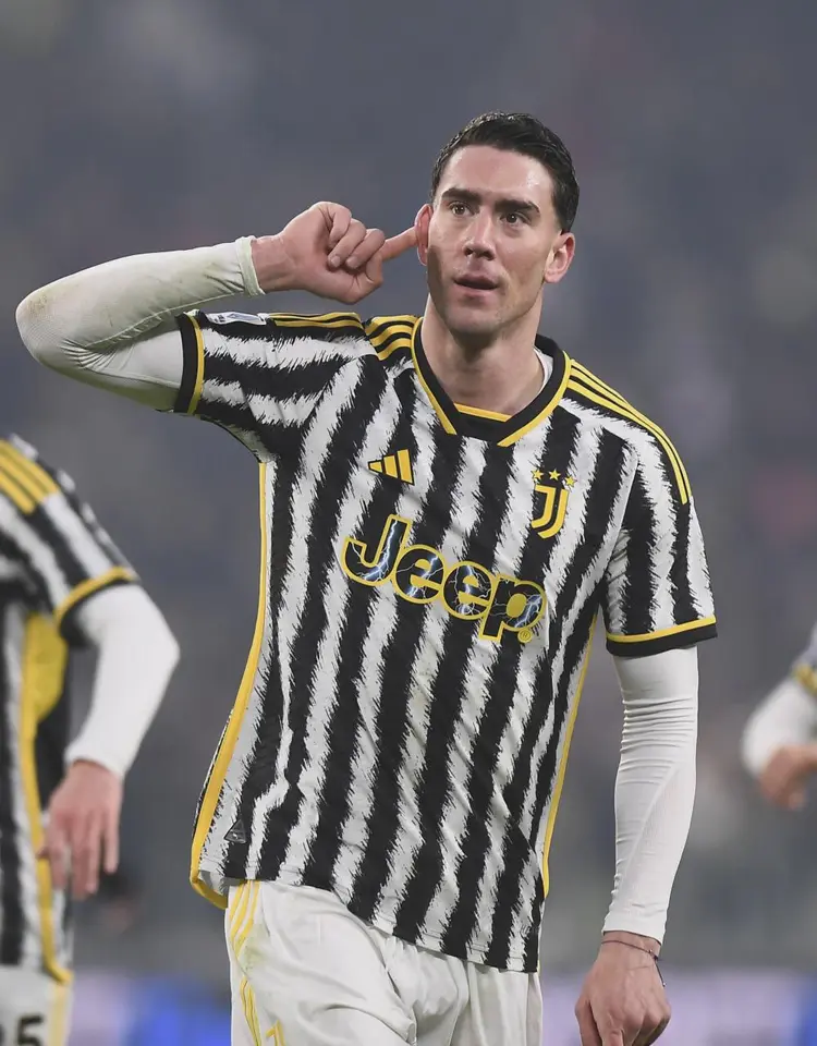 JIUYOU-赛地聚焦——法国杯清晨热度飙升，多特蒙德队长鼓劲，媒体盛赞，更衣室氛围转暖的简单介绍